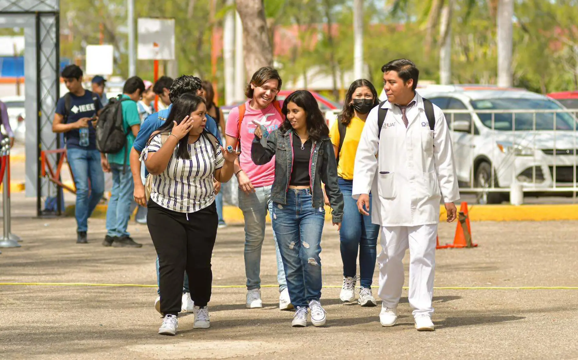 Presentan taller de robótica en Feria del Libro de la UAT  